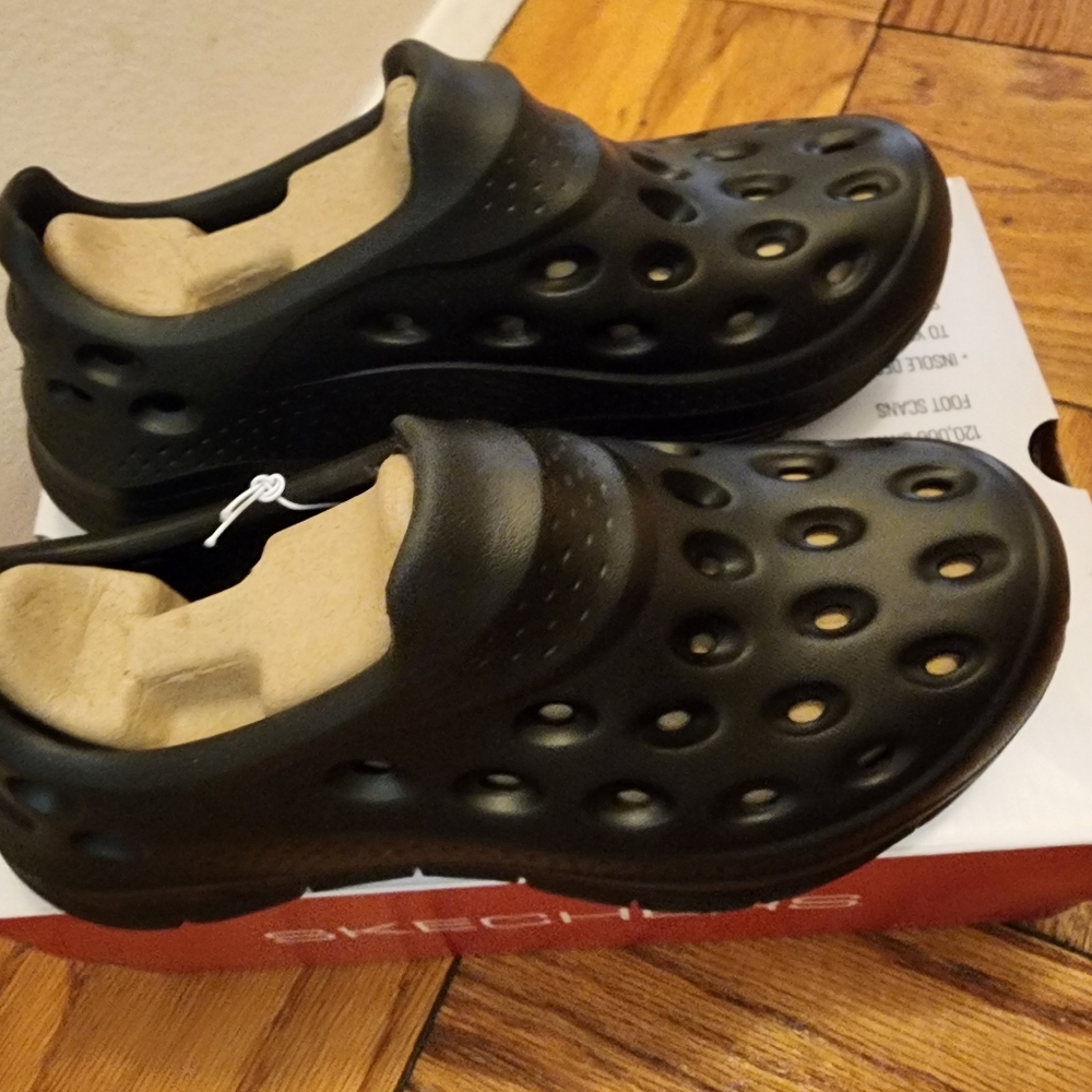 NWT Sketchers BLACK GoFoams - Picture 2 of 8